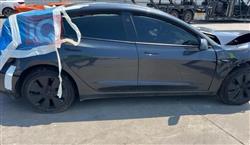 تسلا موديل 3